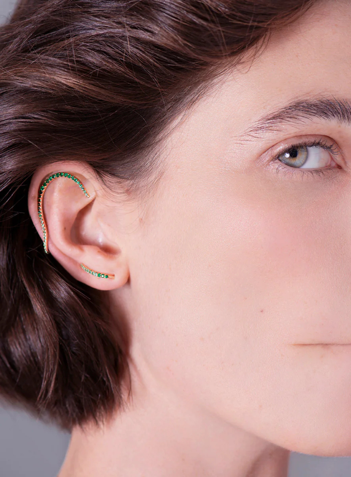 Queen Wave Ear Jewel | Emeralds