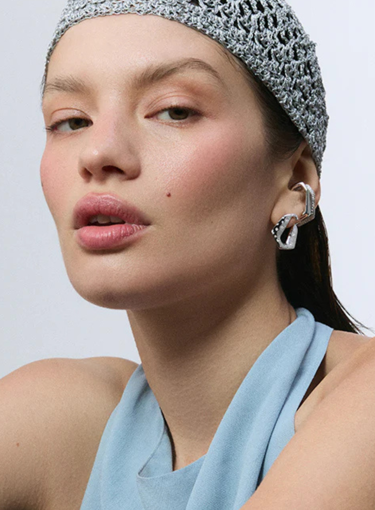 White Gold Diamond Carved Earring