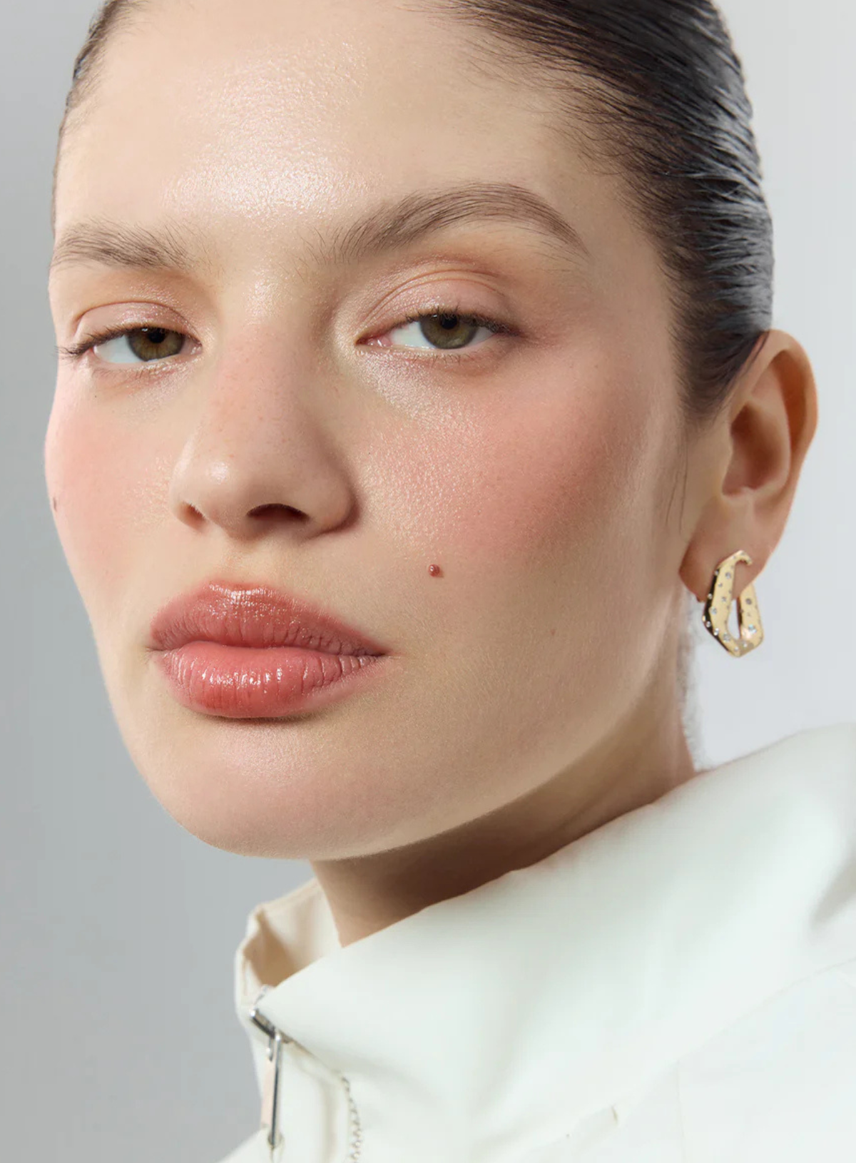 Yellow Gold Diamond Carved Earring