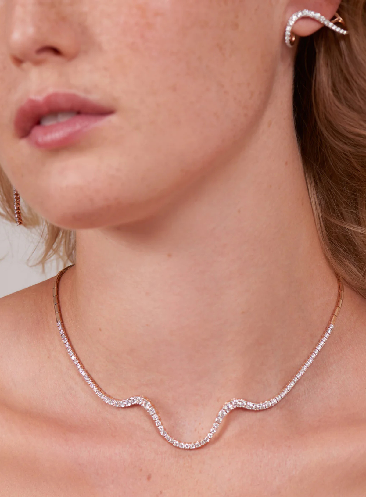 Radiant Choker | Half pavé Diamonds