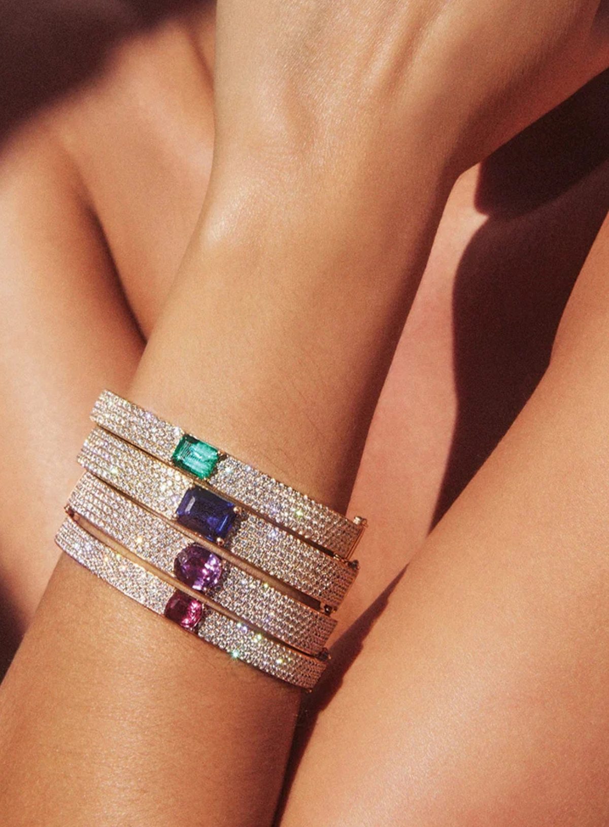 Pavé Diamond Oval Bracelet with Emerald-Cut Colombian Emerald Centre